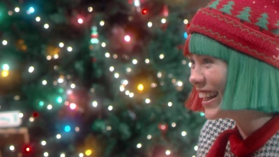 2017-11-29_-_Sia_-_Santas_Coming_for_Us_mp40111.jpg