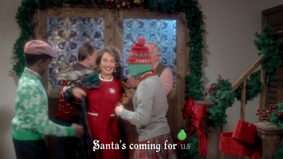 2017-11-29_-_Sia_-_Santas_Coming_for_Us_mp40202.jpg