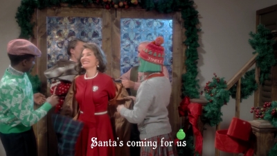 2017-11-29_-_Sia_-_Santas_Coming_for_Us_mp40203.jpg