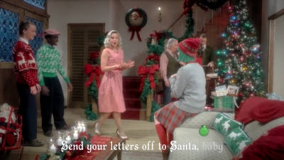 2017-11-29_-_Sia_-_Santas_Coming_for_Us_mp40272.jpg