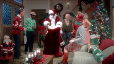 2017-11-29_-_Sia_-_Santas_Coming_for_Us_mp40305.jpg
