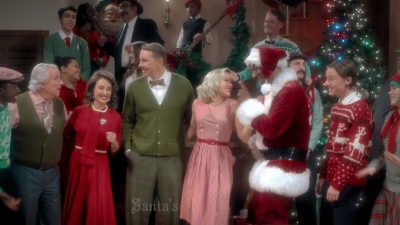 2017-11-29_-_Sia_-_Santas_Coming_for_Us_mp40406.jpg