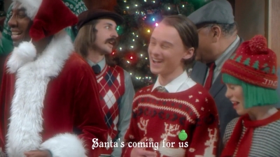 2017-11-29_-_Sia_-_Santas_Coming_for_Us_mp40410.jpg