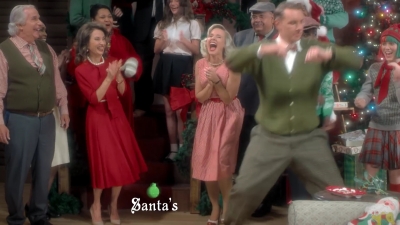 2017-11-29_-_Sia_-_Santas_Coming_for_Us_mp40478.jpg