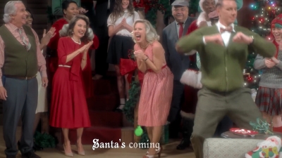 2017-11-29_-_Sia_-_Santas_Coming_for_Us_mp40479.jpg