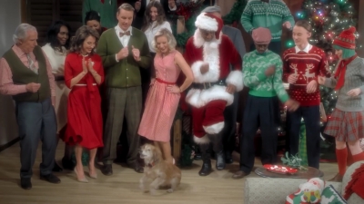 2017-11-29_-_Sia_-_Santas_Coming_for_Us_mp40522.jpg