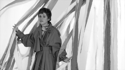 2018-04-10_-_Schon_presents_behind_the_scenes_with_Sophia_Lillis_mp41850.jpg