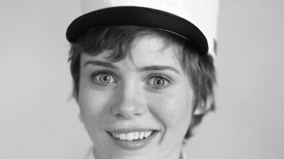 2018-04-10_-_Schon_presents_behind_the_scenes_with_Sophia_Lillis_mp41893.jpg