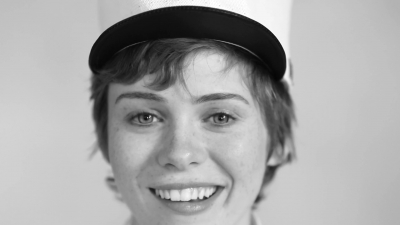 2018-04-10_-_Schon_presents_behind_the_scenes_with_Sophia_Lillis_mp41894.jpg