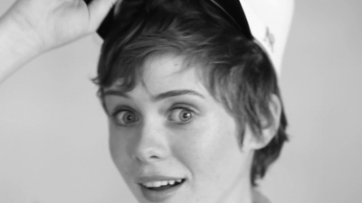 2018-04-10_-_Schon_presents_behind_the_scenes_with_Sophia_Lillis_mp41896.jpg