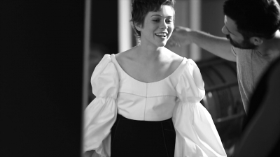 2018-04-10_-_Schon_presents_behind_the_scenes_with_Sophia_Lillis_mp41915.jpg