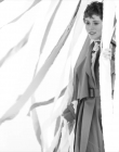 2018-04-10_-_Schon_presents_behind_the_scenes_with_Sophia_Lillis_mp41859.jpg