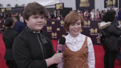 2018-06-16_-_2018_MTV_Movie_and_TV_Awards_02_mp47646.jpg