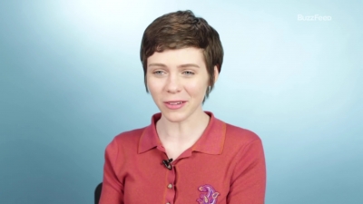 2019-03-26_-_Buzzfeed_-_Sophia_Lillis_First_Talks_About_Her_First_Times_mp40775.jpg