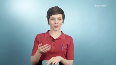 2019-03-26_-_Buzzfeed_-_Sophia_Lillis_First_Talks_About_Her_First_Times_mp41010.jpg