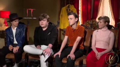 2019-09-04_-__Family_Entourage_It_Chapter_Two_Cast_Interview_mp43275.jpg