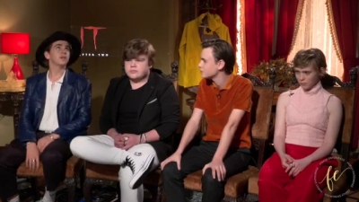 2019-09-04_-__Family_Entourage_It_Chapter_Two_Cast_Interview_mp43351.jpg