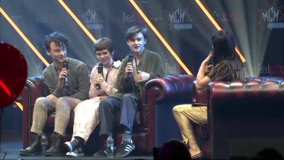2019-10-25_-_MCM_Comic_Con_-_It_Cast_Panel_01_mp46835.jpg