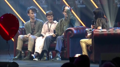 2019-10-25_-_MCM_Comic_Con_-_It_Cast_Panel_01_mp46841.jpg