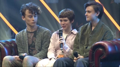 2019-10-25_-_MCM_Comic_Con_-_It_Cast_Panel_01_mp46873.jpg