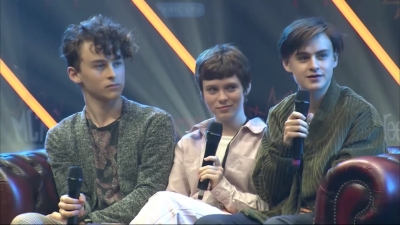 2019-10-25_-_MCM_Comic_Con_-_It_Cast_Panel_01_mp46896.jpg