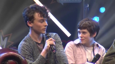 2019-10-25_-_MCM_Comic_Con_-_It_Cast_Panel_01_mp46919.jpg