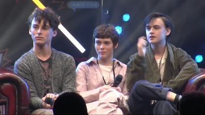 2019-10-25_-_MCM_Comic_Con_-_It_Cast_Panel_01_mp46940.jpg
