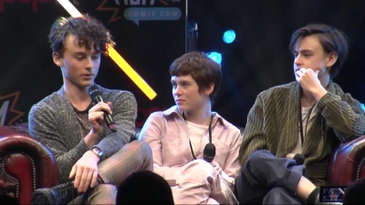 2019-10-25_-_MCM_Comic_Con_-_It_Cast_Panel_01_mp46944.jpg