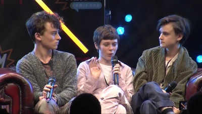 2019-10-25_-_MCM_Comic_Con_-_It_Cast_Panel_01_mp46951.jpg