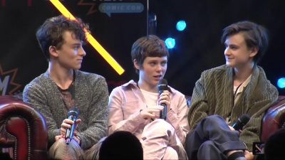 2019-10-25_-_MCM_Comic_Con_-_It_Cast_Panel_01_mp46952.jpg