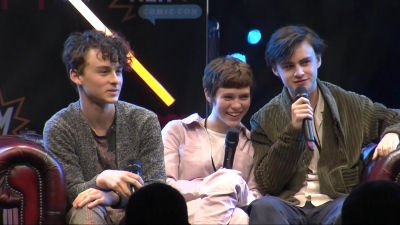 2019-10-25_-_MCM_Comic_Con_-_It_Cast_Panel_01_mp46988.jpg