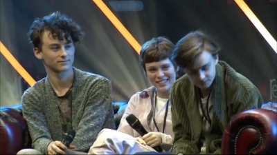 2019-10-25_-_MCM_Comic_Con_-_It_Cast_Panel_01_mp47017.jpg