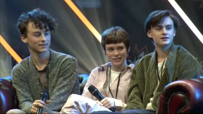 2019-10-25_-_MCM_Comic_Con_-_It_Cast_Panel_01_mp47018.jpg