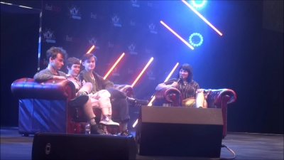 2019-10-25_-_MCM_Comic_Con_-_It_Cast_Panel_02_mp47097.jpg