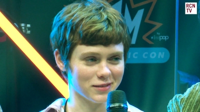 2019-10-25_-_MCM_Comic_Con_-_Red_Carpet_News_TV_Interview_mp45282.jpg