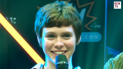 2019-10-25_-_MCM_Comic_Con_-_Red_Carpet_News_TV_Interview_mp45284.jpg