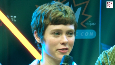 2019-10-25_-_MCM_Comic_Con_-_Red_Carpet_News_TV_Interview_mp45289.jpg