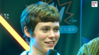 2019-10-25_-_MCM_Comic_Con_-_Red_Carpet_News_TV_Interview_mp45290.jpg