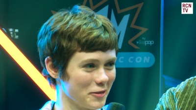 2019-10-25_-_MCM_Comic_Con_-_Red_Carpet_News_TV_Interview_mp45293.jpg