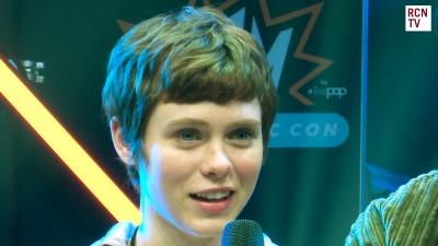 2019-10-25_-_MCM_Comic_Con_-_Red_Carpet_News_TV_Interview_mp45296.jpg