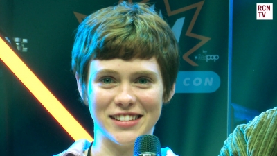 2019-10-25_-_MCM_Comic_Con_-_Red_Carpet_News_TV_Interview_mp45297.jpg