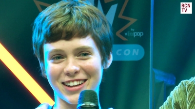 2019-10-25_-_MCM_Comic_Con_-_Red_Carpet_News_TV_Interview_mp45326.jpg