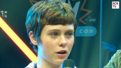 2019-10-25_-_MCM_Comic_Con_-_Red_Carpet_News_TV_Interview_mp45331.jpg