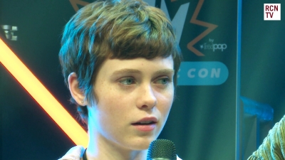 2019-10-25_-_MCM_Comic_Con_-_Red_Carpet_News_TV_Interview_mp45332.jpg