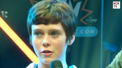 2019-10-25_-_MCM_Comic_Con_-_Red_Carpet_News_TV_Interview_mp45334.jpg