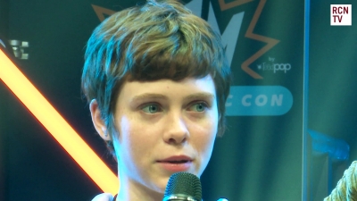 2019-10-25_-_MCM_Comic_Con_-_Red_Carpet_News_TV_Interview_mp45338.jpg