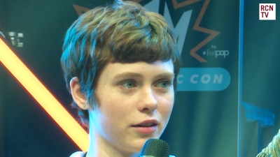 2019-10-25_-_MCM_Comic_Con_-_Red_Carpet_News_TV_Interview_mp45341.jpg