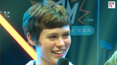2019-10-25_-_MCM_Comic_Con_-_Red_Carpet_News_TV_Interview_mp45368.jpg