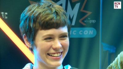 2019-10-25_-_MCM_Comic_Con_-_Red_Carpet_News_TV_Interview_mp45370.jpg