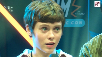 2019-10-25_-_MCM_Comic_Con_-_Red_Carpet_News_TV_Interview_mp45376.jpg